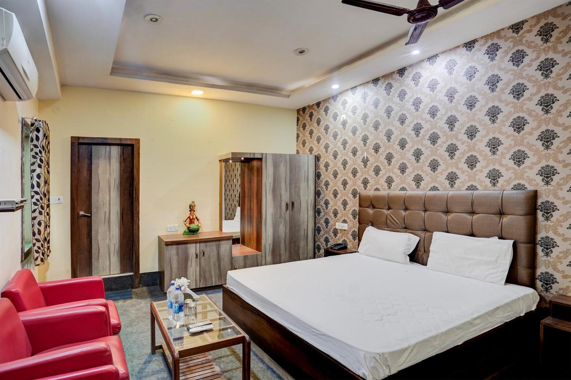 Hotel O Shyam Utsav Mirzapur Bagian luar foto