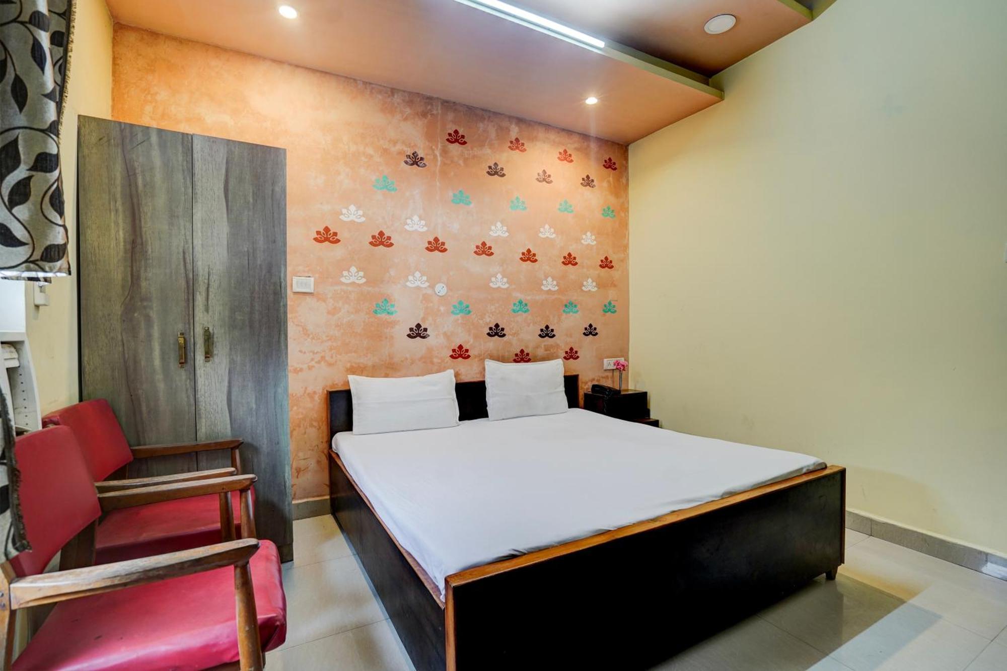 Hotel O Shyam Utsav Mirzapur Bagian luar foto