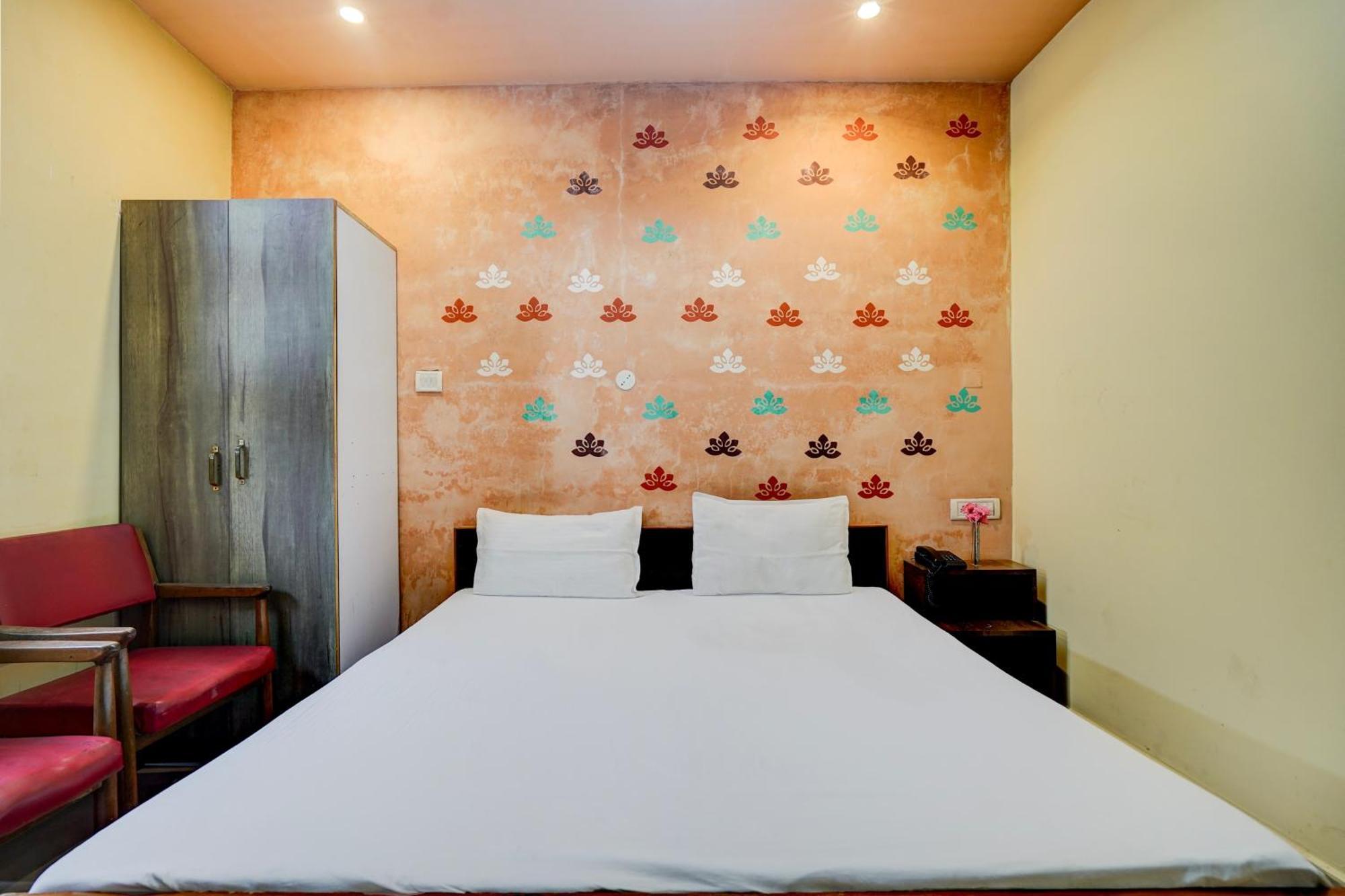 Hotel O Shyam Utsav Mirzapur Bagian luar foto