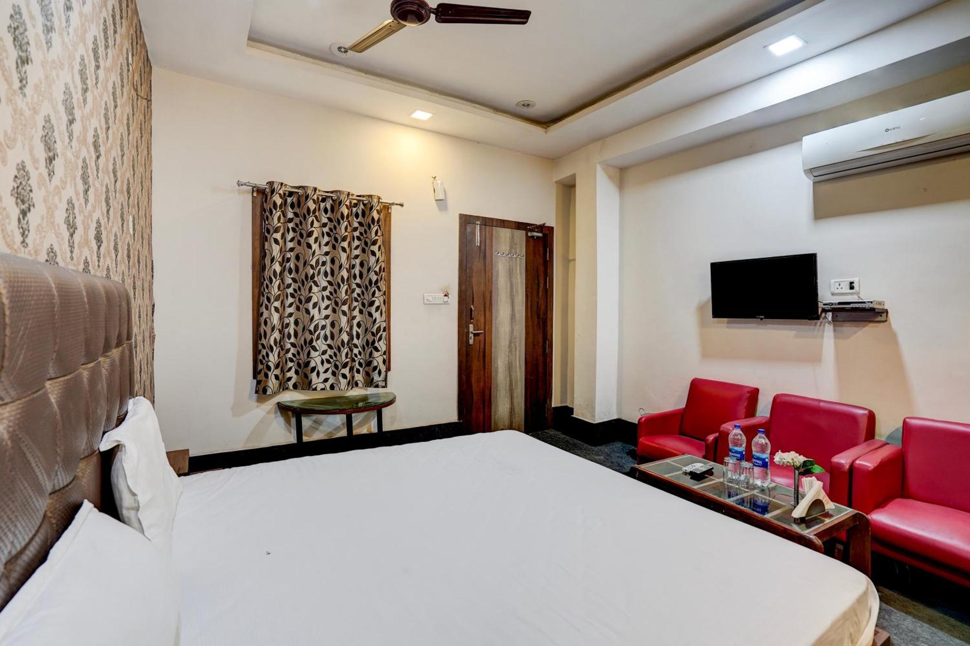 Hotel O Shyam Utsav Mirzapur Bagian luar foto