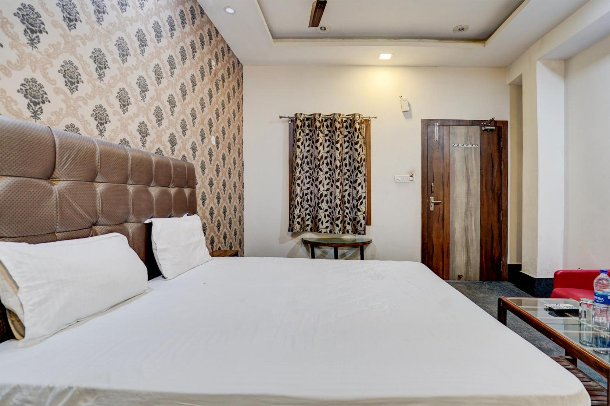Hotel O Shyam Utsav Mirzapur Bagian luar foto